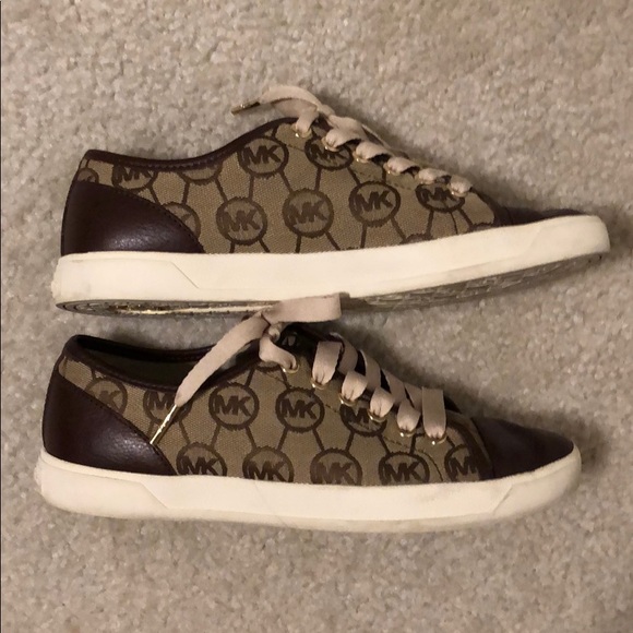 Michael Kors shoes 😊❤️ - Picture 4 of 5